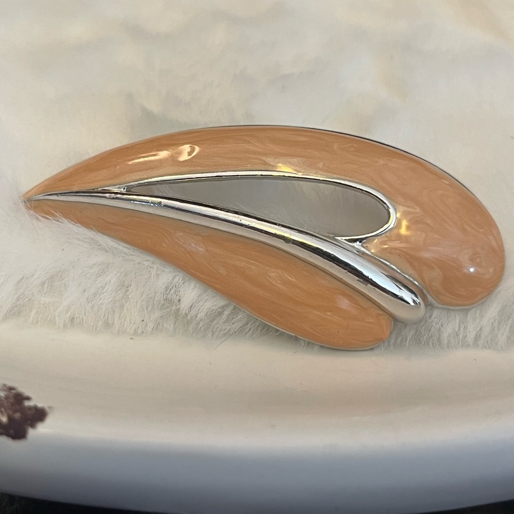 Monet Vintage Enamel Peach Teardrop Brooch Pin Asymmetrical Heart Wing